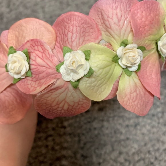 Pink and white floral crown, lined - Picture 3 of 6